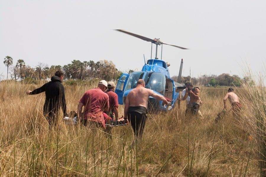 Évacuation en hélicoptère depuis le delta de l'Okavango, Botswana